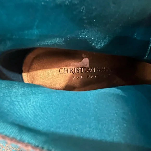 Unique booties - Picture 5 of 5